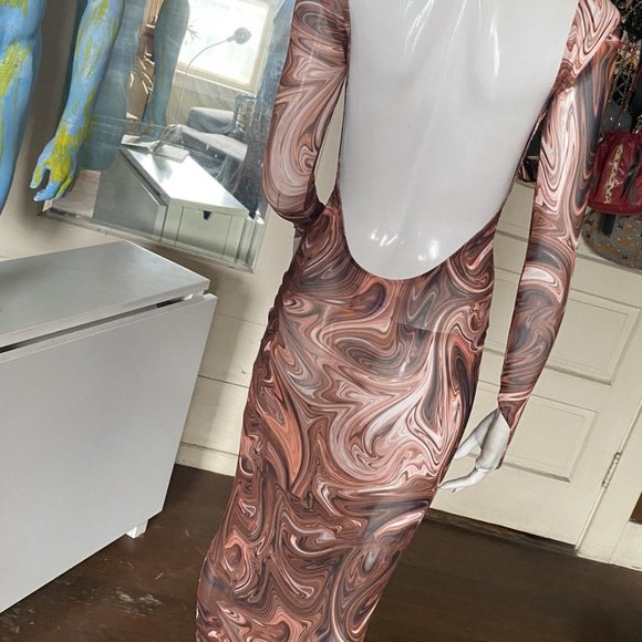 SHADES OF BLOND - Picture 5 of 7